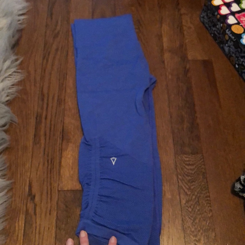 Ivivva girls blue cropped leggings